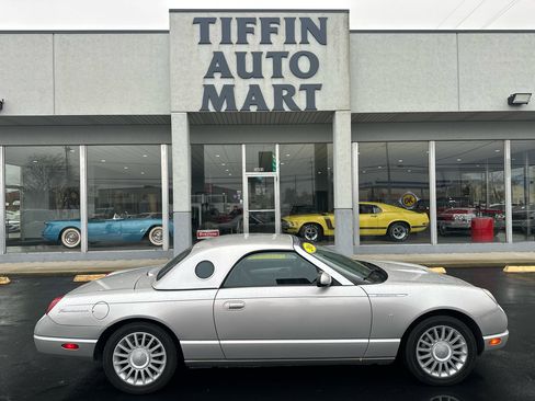 Used 2005 Ford Thunderbird image 3