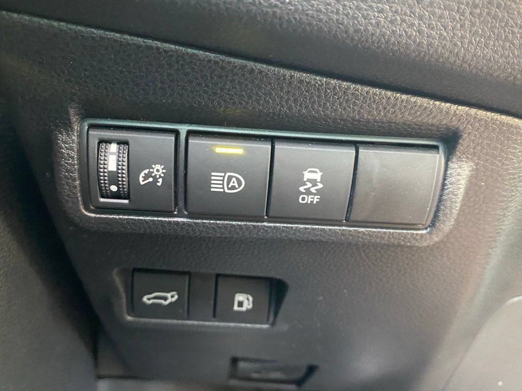 Used 2025 Toyota Corolla Cross AWD Hybrid w/ Convenience Package image 27