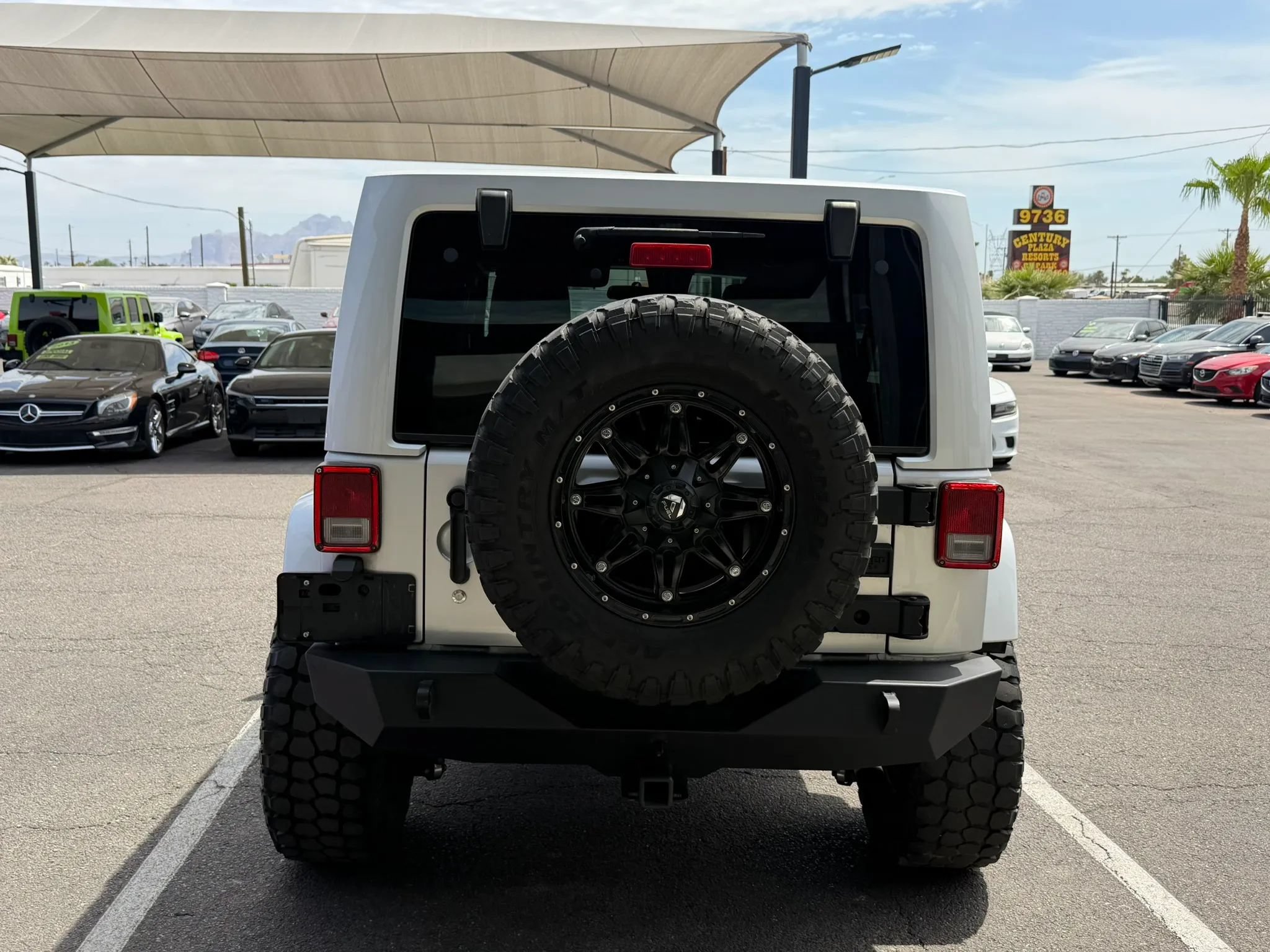 Used 2012 Jeep Wrangler Unlimited Sahara w/ Connectivity Group AWD/4WD image 7