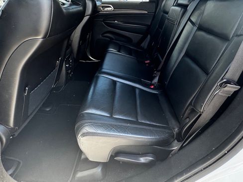 Used 2021 Jeep Grand Cherokee Limited image 11