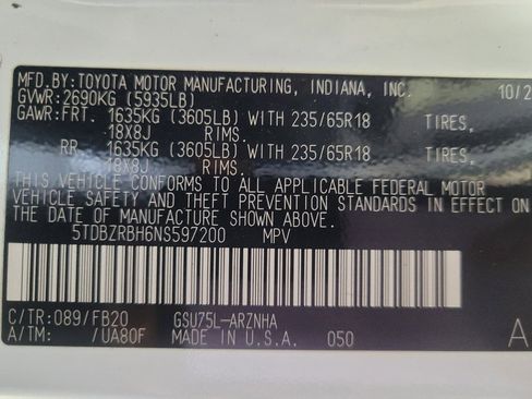 Used 2022 Toyota Highlander LE image 33