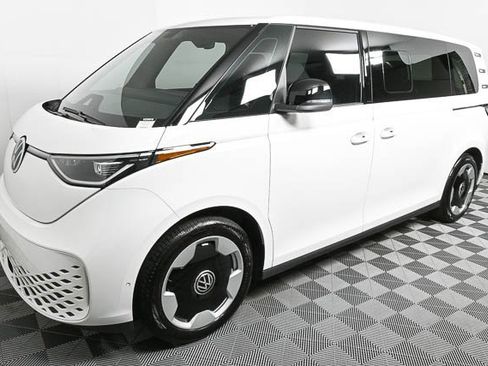 New 2025 Volkswagen ID. Buzz Pro S image 32