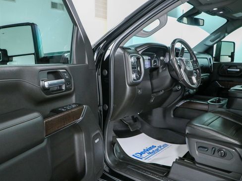 Used 2022 GMC Sierra 2500 Denali AWD/4WD image 3