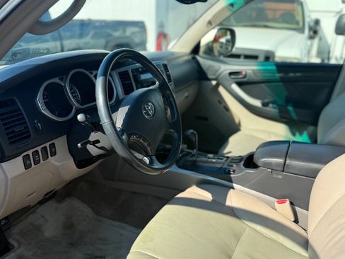 Used 2005 Toyota 4Runner Limited AWD/4WD image 16