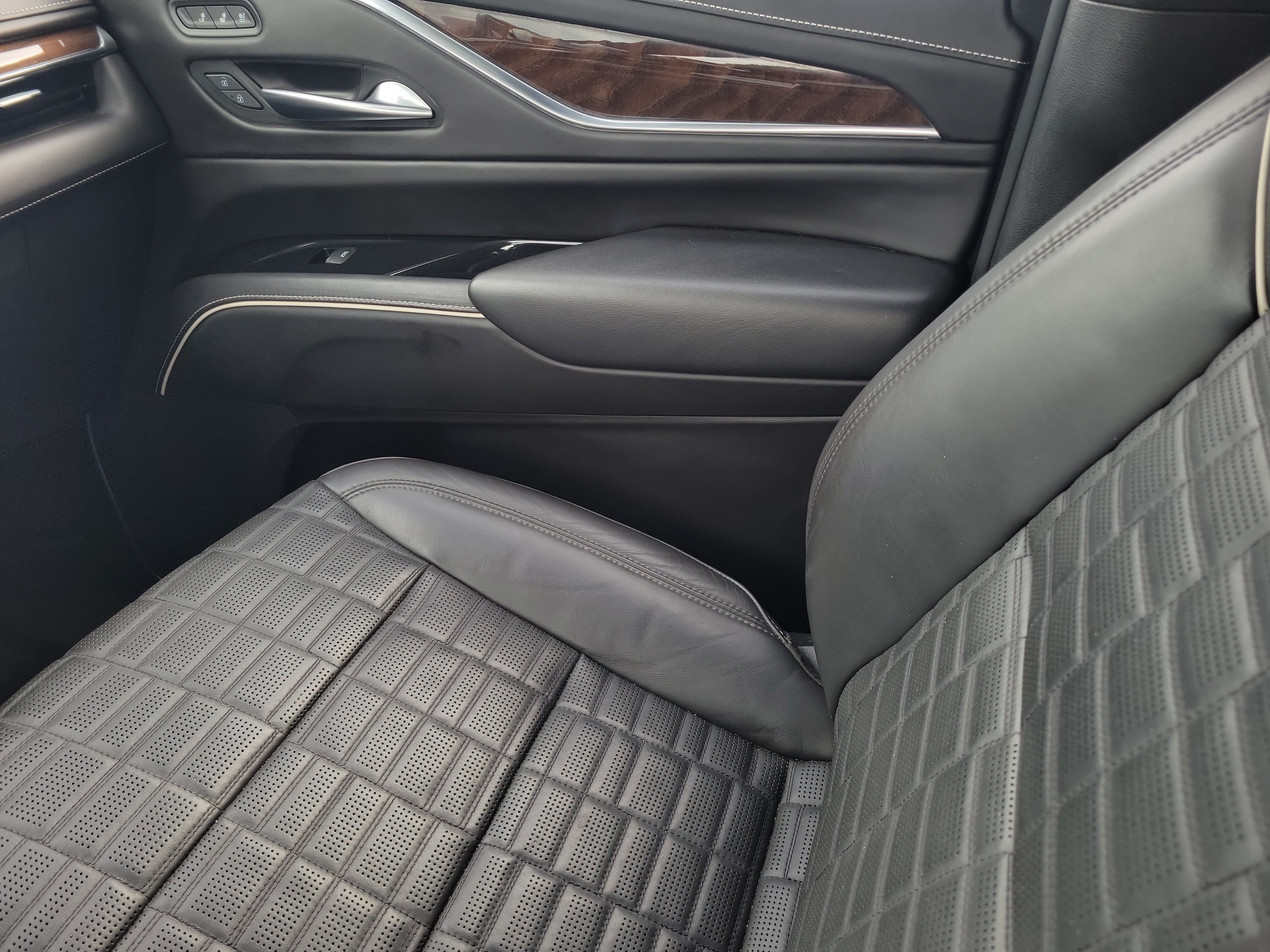 Used 2023 Cadillac Escalade Sport Platinum AWD/4WD image 20