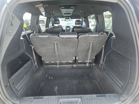 Used 2015 Chrysler Town & Country S FWD image 16