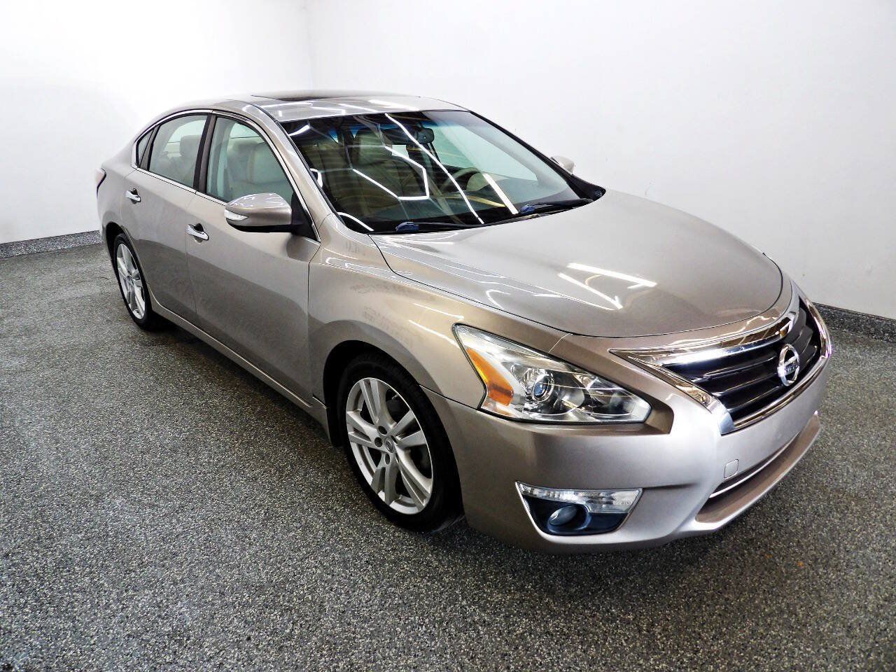 Used 2014 Nissan Altima 3.5 SL w/ Technology Package FWD image 3
