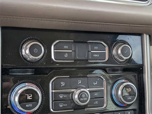 Used 2022 GMC Yukon Denali image 16