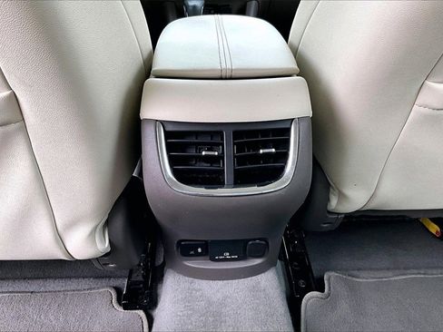 Used 2024 Chevrolet Malibu LT image 16