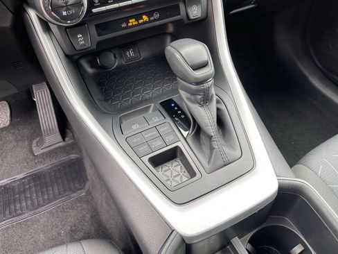 Certified 2025 Toyota RAV4 XLE AWD/4WD image 23