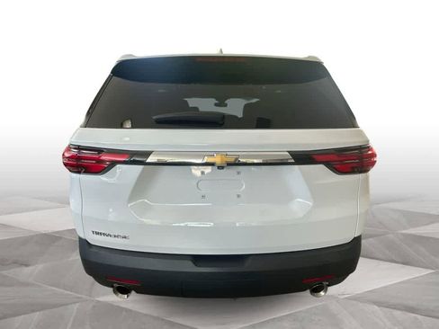 Used 2023 Chevrolet Traverse LS FWD image 7