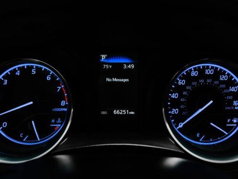 Used 2019 Toyota Camry SE image 17