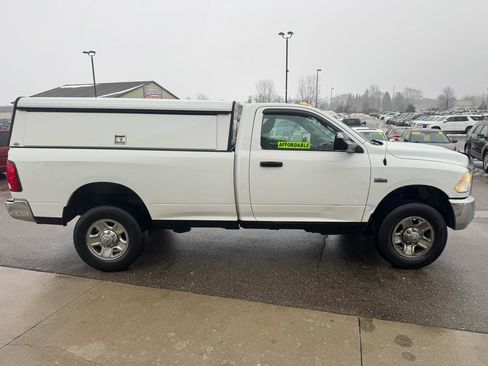 Used 2015 RAM 2500 Tradesman w/ Chrome Appearance Group AWD/4WD image 4