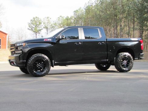 Used 2021 Chevrolet Silverado 1500 LT Trail Boss w/ LT Trail Boss Premium Package image 3