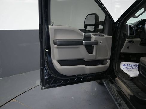 Used 2016 Ford F150 XLT w/ Equipment Group 302A Luxury AWD/4WD image 24