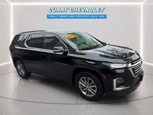 Used 2023 Chevrolet Traverse LT w/ Rear Camera Mirror Package AWD/4WD image 1