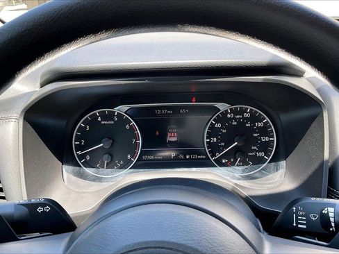 Used 2024 Nissan Rogue S FWD image 11