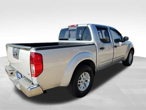 Used 2019 Nissan Frontier SV image 4