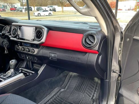 Used 2021 Toyota Tacoma SR5 image 17