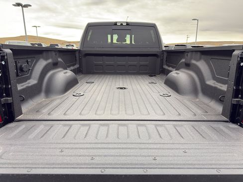 New 2026 RAM 2500 Laramie AWD/4WD image 11