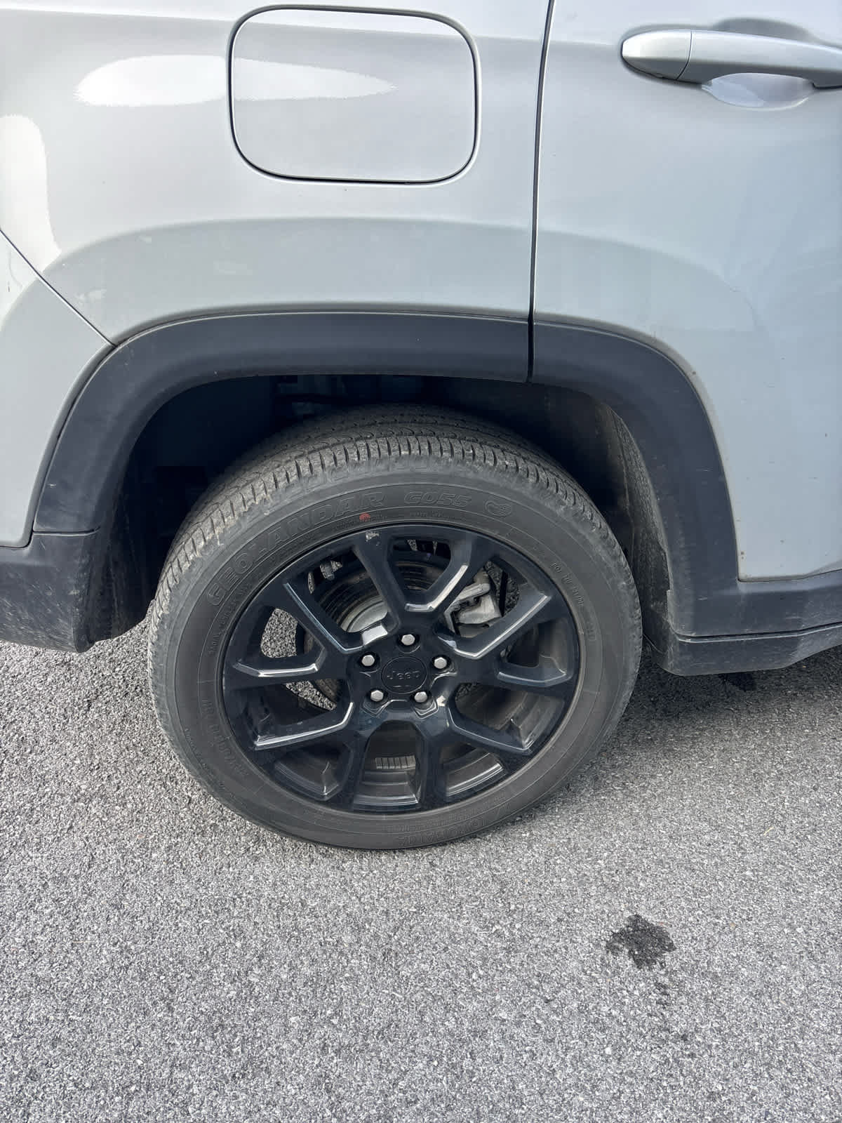 Used 2024 Jeep Compass Latitude w/ Convenience Group AWD/4WD image 5