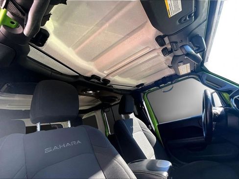 Used 2018 Jeep Wrangler Unlimited Sahara w/ Uconnect 4C Nav & Sound Group image 24