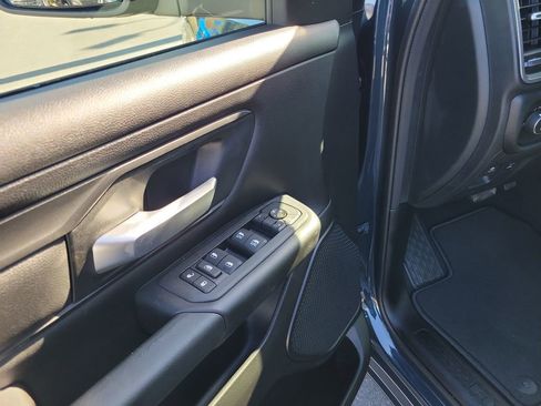 New 2026 RAM 1500 Express AWD/4WD image 7