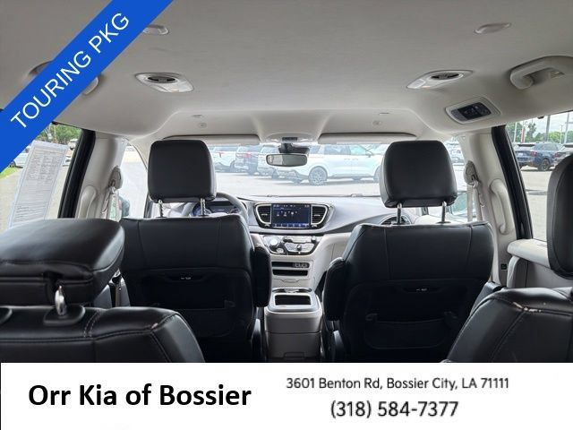 Used 2024 Chrysler Pacifica Touring-L FWD image 20