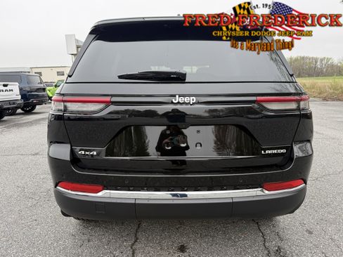 Used 2025 Jeep Grand Cherokee Laredo X w/ Luxury Tech Group I image 6