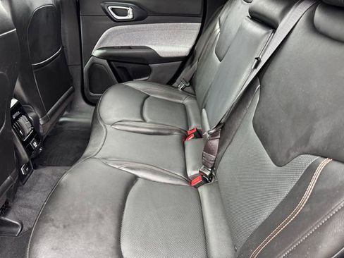Used 2023 Jeep Compass Latitude AWD/4WD image 15