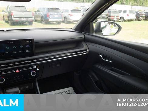 Certified 2025 Hyundai Santa Cruz SEL image 17