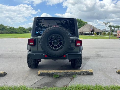 Used 2023 Jeep Wrangler Unlimited Sport AWD/4WD image 5