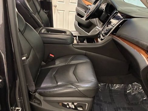 Used 2015 Cadillac Escalade ESV Luxury AWD/4WD image 17