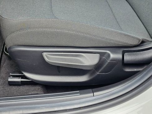 Used 2025 Kia K4 LXS image 13