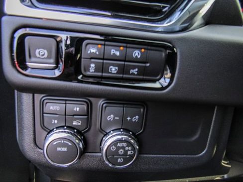 New 2026 GMC Yukon XL Elevation image 20