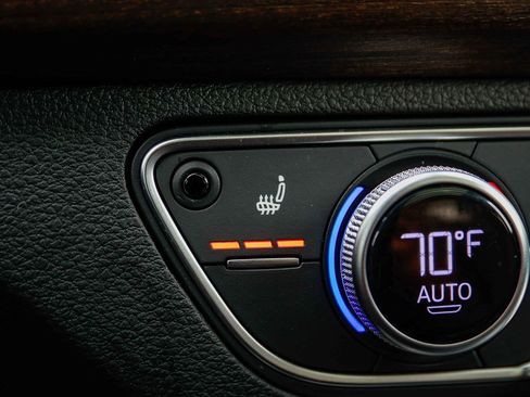 Used 2023 Audi Q5 2.0T Premium w/ Convenience Package image 27