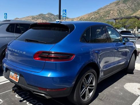 Certified 2017 Porsche Macan AWD/4WD image 5