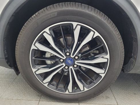 Used 2021 Ford Escape SE w/ SE Sport Appearance Package FWD image 31