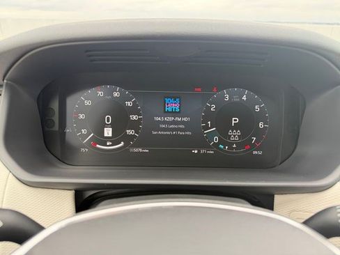 New 2026 Land Rover Discovery Limited Edition AWD/4WD image 14