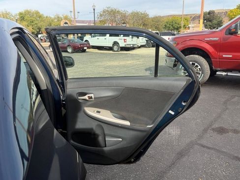 Used 2013 Toyota Corolla S image 24