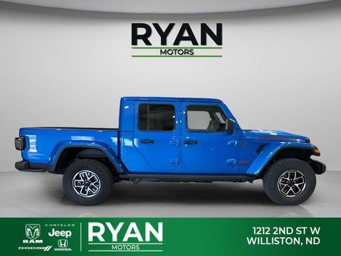 New 2025 Jeep Gladiator Rubicon w/ Convenience Group AWD/4WD image 9