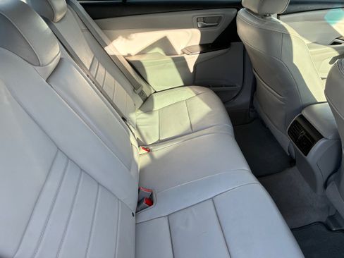 Used 2015 Toyota Camry XLE w/ Moonroof Package FWD image 8