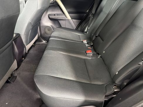 Used 2015 Toyota RAV4 LE FWD image 17