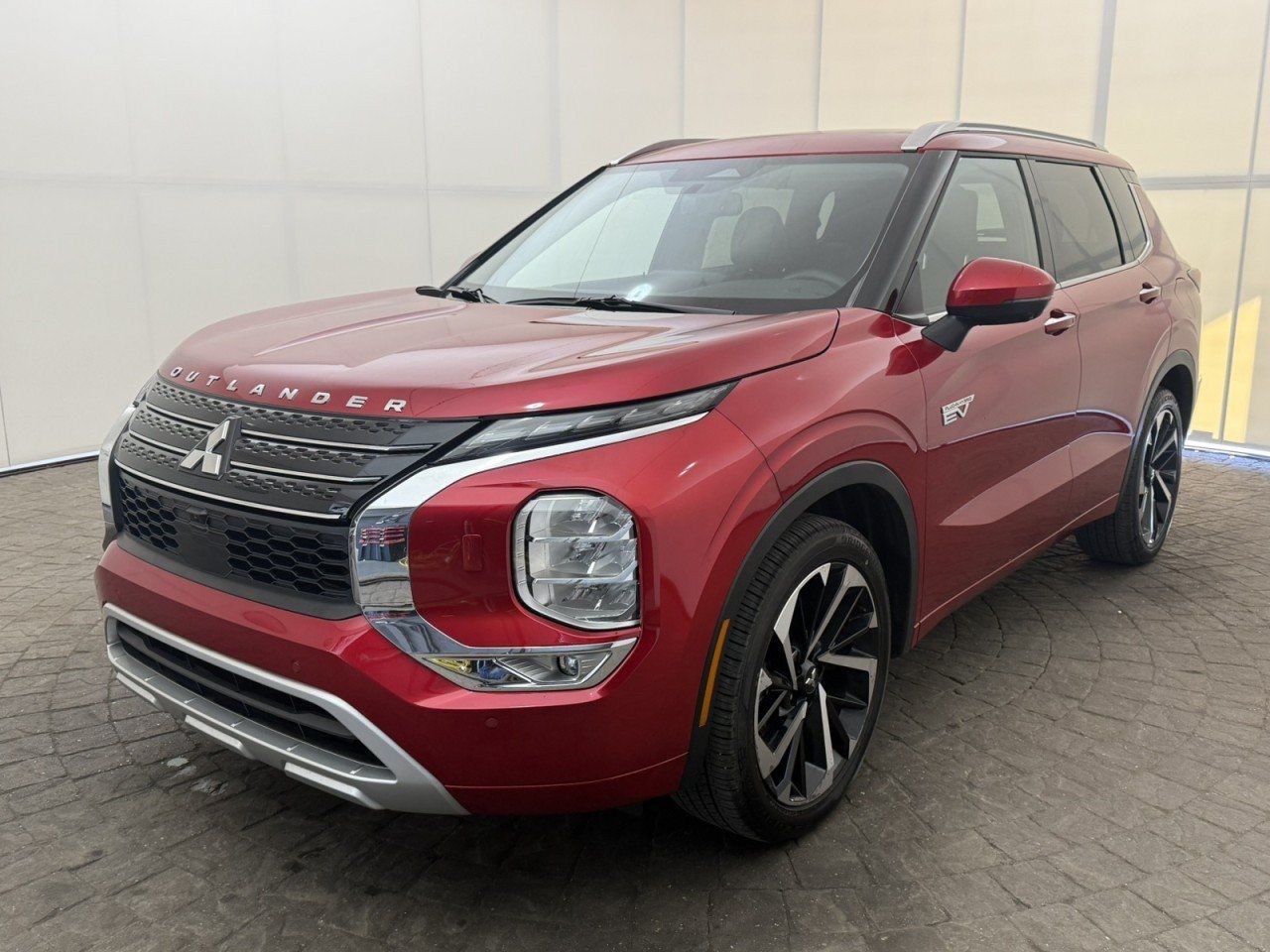 Used 2025 Mitsubishi Outlander SEL AWD/4WD image 3