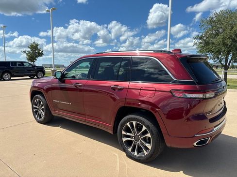 Used 2022 Jeep Grand Cherokee Overland AWD/4WD image 3