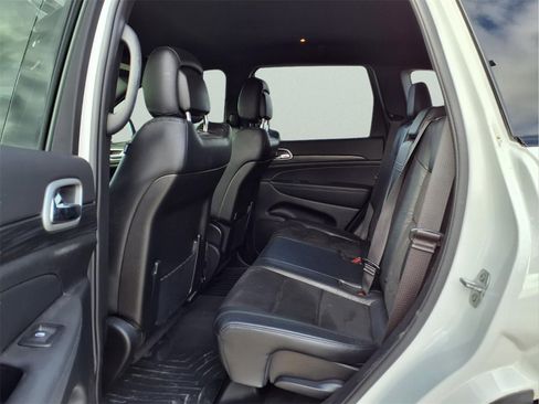 Used 2022 Jeep Grand Cherokee Laredo X image 12