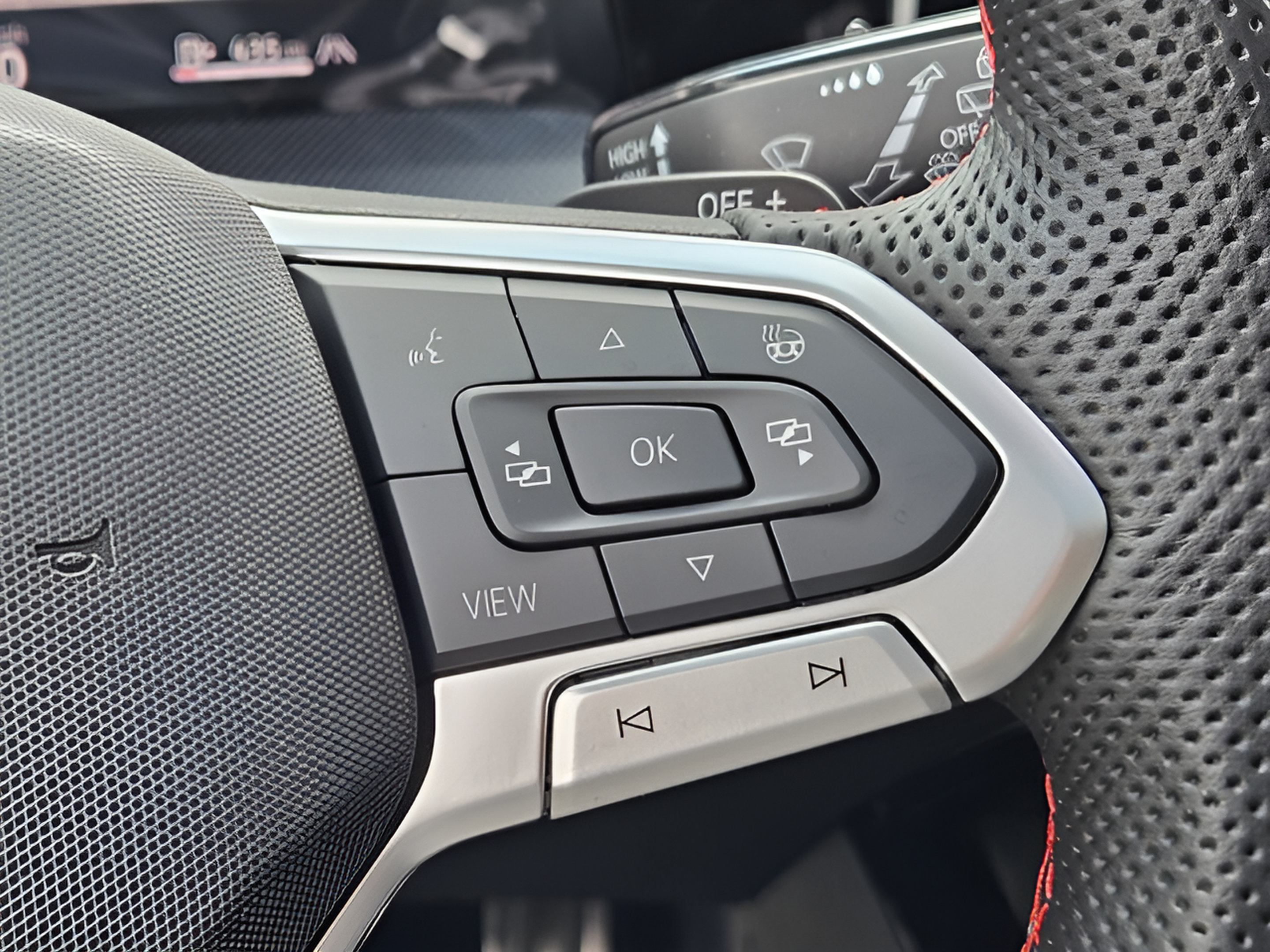New 2026 Volkswagen GTI SE FWD image 20
