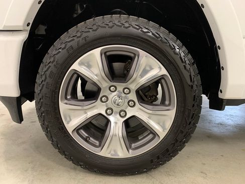 Used 2020 RAM 1500 Laramie w/ Sport Appearance Package AWD/4WD image 19