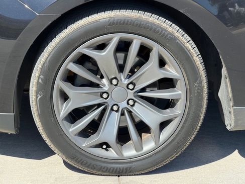 Used 2019 Ford Taurus Limited FWD image 5