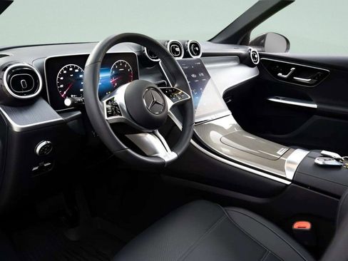 Used 2024 Mercedes-Benz GLC 300 4MATIC image 16